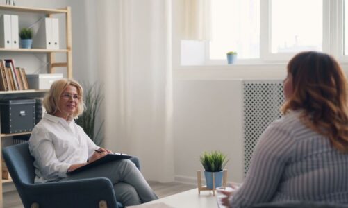 Psychoterapia poznawcza, psychodynamiczna i systemowa: czym różnią się podejścia?